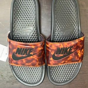 Nike Leopard Print Flip Flops |Benassi JDI Print|